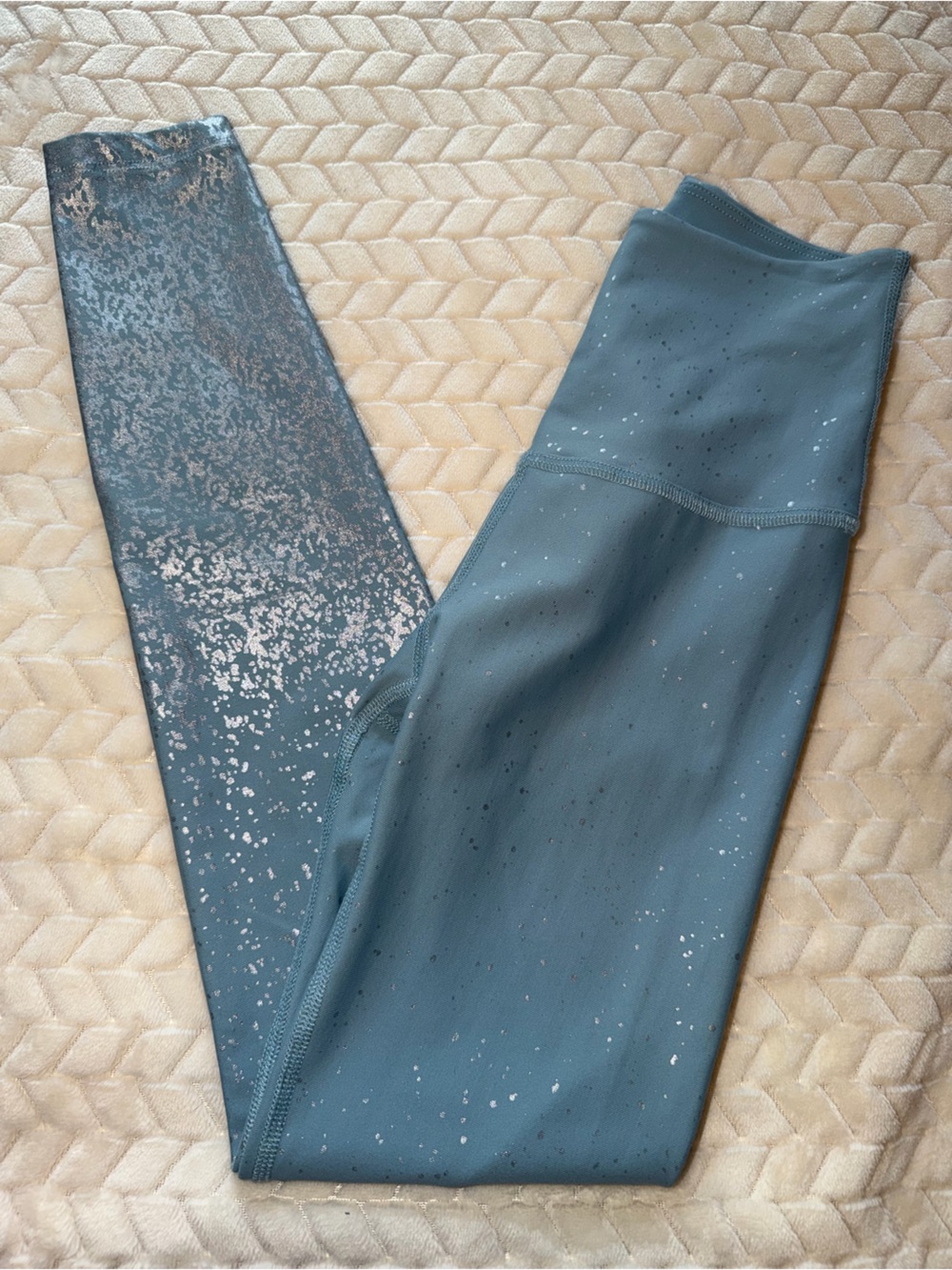Beyond Yoga Turquoise Shimmer Leggings 25.5” Inseam Size X-Small